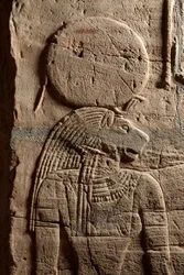 Relieff på en helligdom reist av farao Taharqa i hoffet til Temple of Amun bygget av ham i Kawa i Nubia, 25. dynasti, sen periode, 690-64 f.Kr. sandsteinsdetalj fra 107896